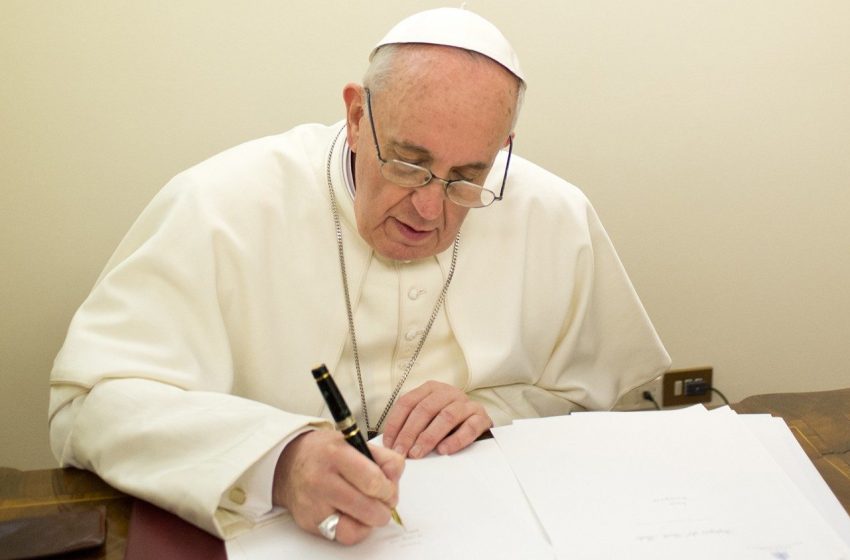  O Papa institui o Ministério de Catequista